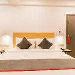 Townhouse South Tukoganj