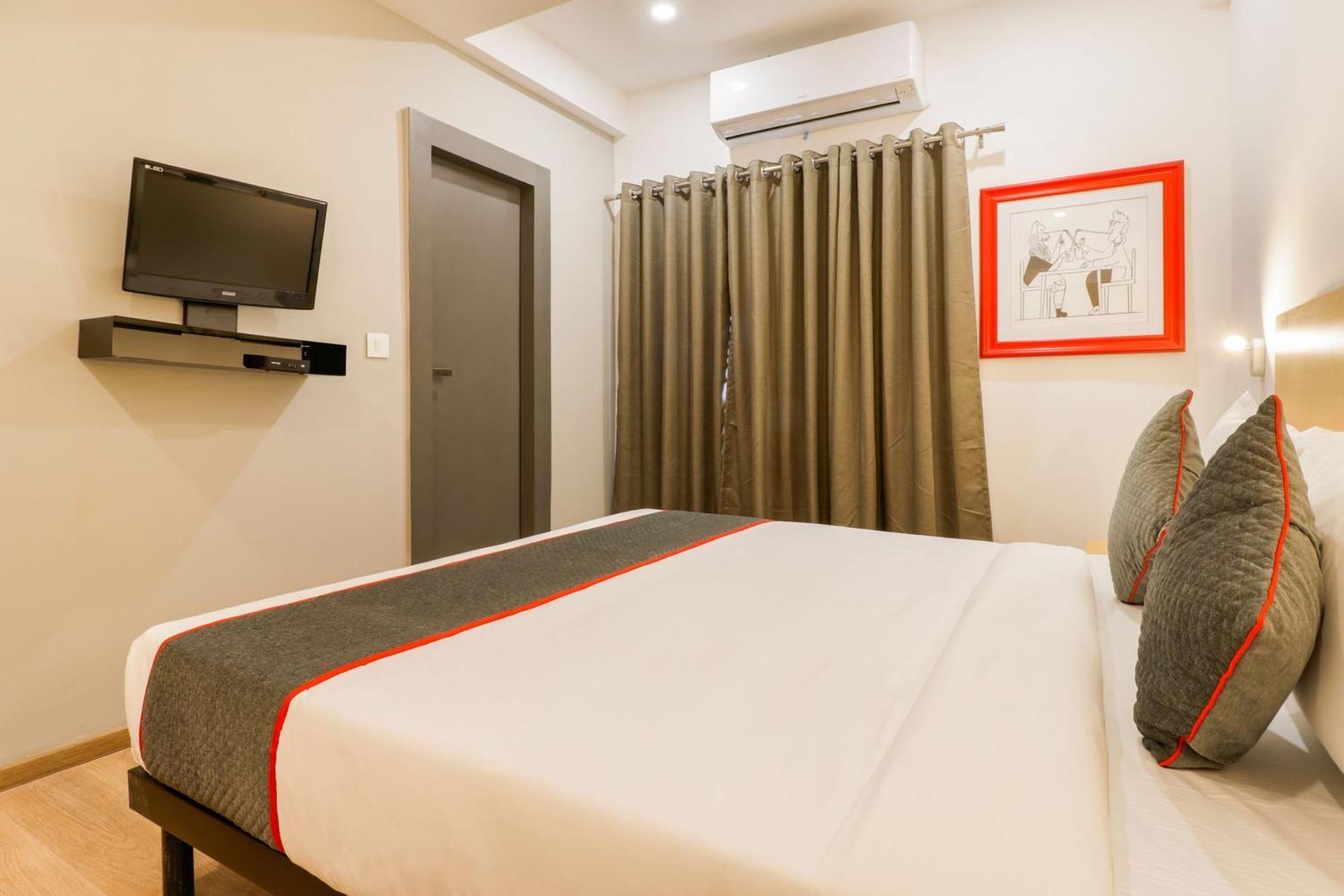 Townhouse South Tukoganj 4*