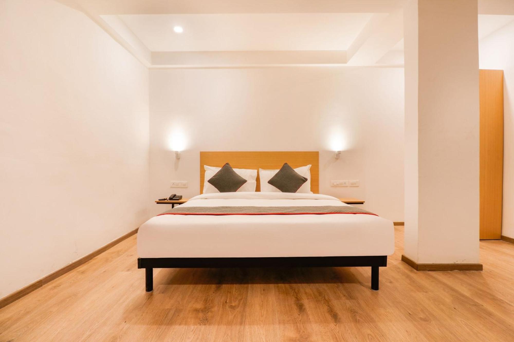 Townhouse South Tukoganj Hotel Indore